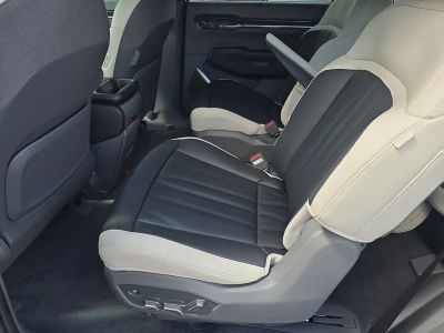 2026 Kia EV9 — photo 16 view