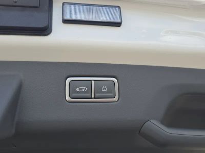 2026 Kia EV9 — photo 11 view