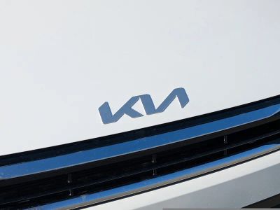 2025 Kia K4 — photo 11 view