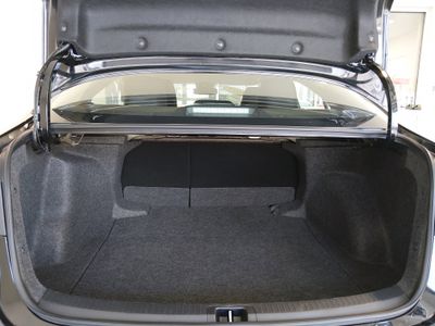 2025 Toyota Corolla - Photo 11