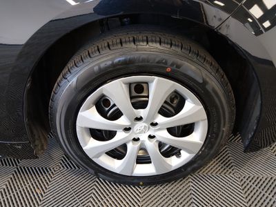 2025 Toyota Corolla - Photo 10