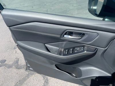 2026 Nissan Rogue — photo 10 view