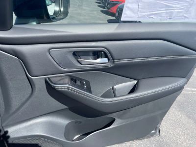 2026 Nissan Rogue — photo 21 view