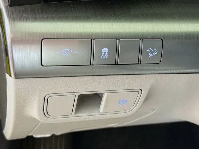 2025 Hyundai Kona — photo 8 view
