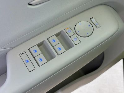 2025 Hyundai Kona — photo 17 view