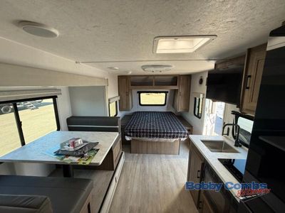 2026 Coachmen RV Freedom Express Select - Photo 10