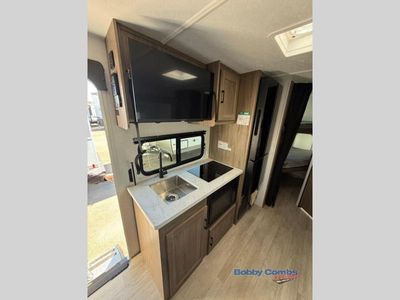 2026 Coachmen RV Freedom Express Select - Photo 13