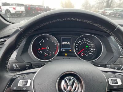 2020 Volkswagen Tiguan — photo 10 view