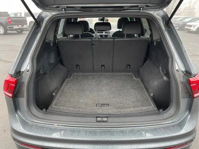 2020 Volkswagen Tiguan — photo 17 view