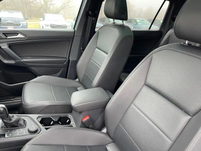 2020 Volkswagen Tiguan — photo 9 view