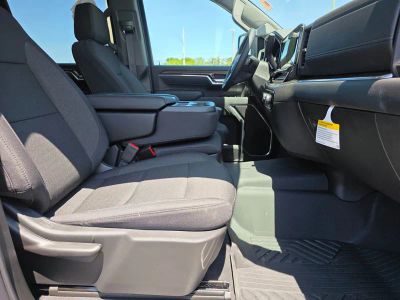 2026 Chevrolet Silverado 2500HD — photo 10 view