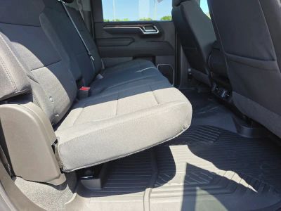 2026 Chevrolet Silverado 2500HD — photo 13 view