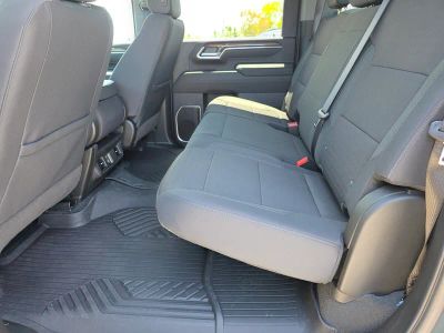 2026 Chevrolet Silverado 2500HD — photo 17 view