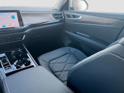 2026 Volkswagen Atlas — photo 18 view
