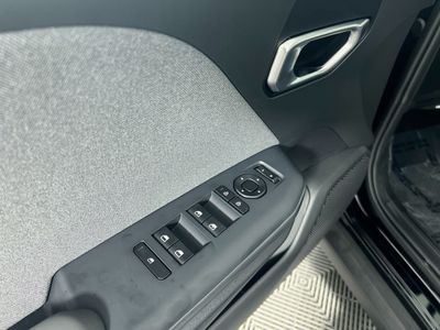 2025 Kia K4 — photo 15 view