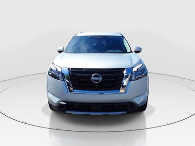 2025 Nissan Pathfinder — side profile view