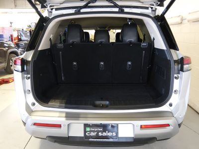 2025 Nissan Pathfinder — photo 11 view