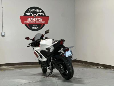 2026 Yamaha YZF-R3 - Photo 2
