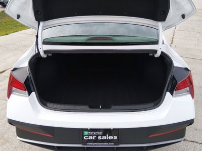 2026 Hyundai Elantra — photo 11 view