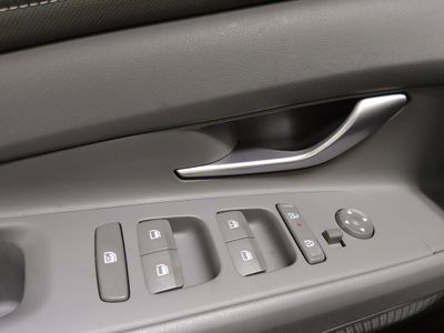2026 Hyundai Elantra — photo 17 view