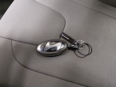 2026 Hyundai Elantra — photo 15 view