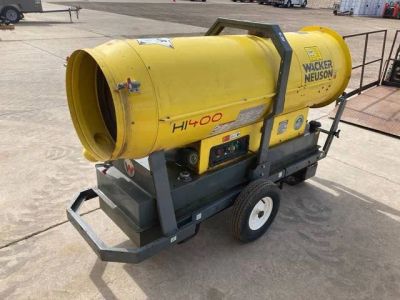 2014 Wacker Neuson HI400HDD — front three-quarter view