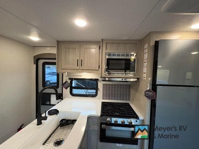 2026 Coachmen RV Catalina Legacy Edition - Photo 14