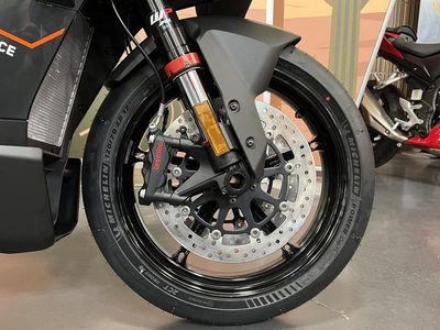 2026 KTM 990 RC R - Photo 10