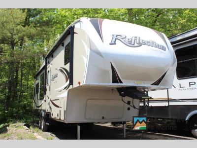 2016 Grand Design Reflection 303RLS — front three-quarter view