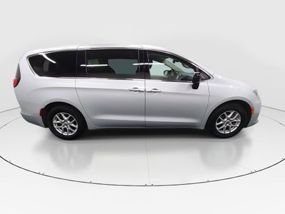 2024 Chrysler Voyager - Photo 8