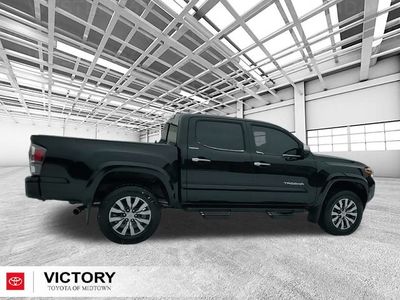 2021 Toyota Tacoma - Photo 2