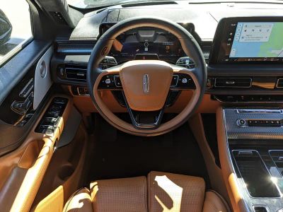 2025 Lincoln Aviator — photo 16 view