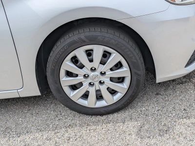 2018 Nissan Sentra — photo 11 view