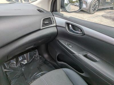 2018 Nissan Sentra — photo 16 view