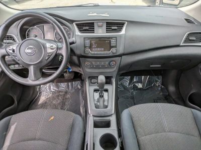 2018 Nissan Sentra — photo 14 view