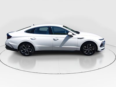 2025 Hyundai Sonata - Photo 8