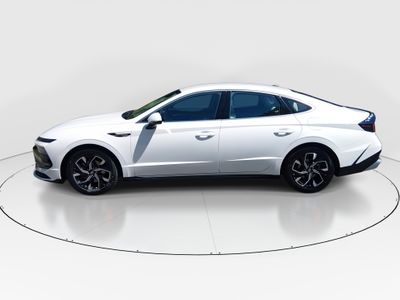 2025 Hyundai Sonata - Photo 4