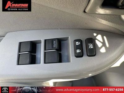 2013 Toyota Corolla - Photo 20