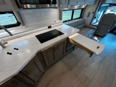 2026 Thor Motor Coach ARIA - Photo 13
