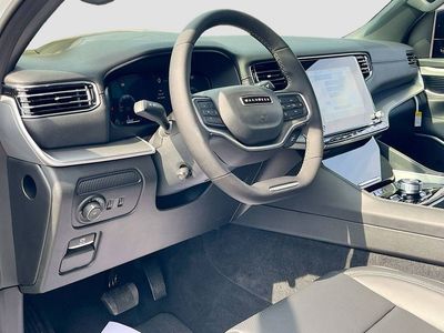 2025 Jeep Wagoneer L - Photo 9