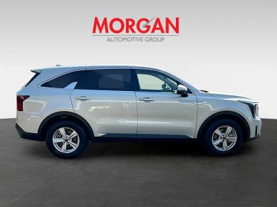 2026 Kia Sorento — photo 8 view