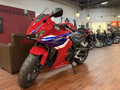 2025 Honda CBR500R - Photo 2