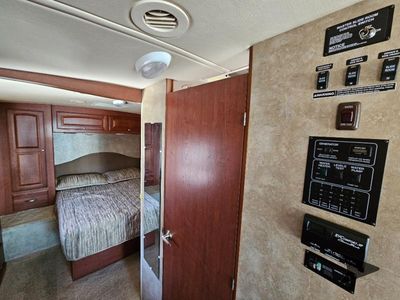 2013 Winnebago Vista - Photo 22