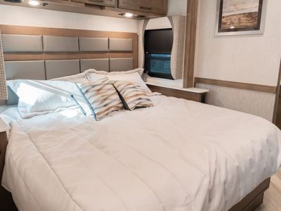 2026 Fleetwood BOUNDER - Photo 17