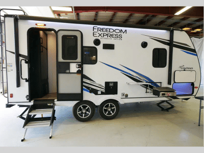 2022 Coachmen RV Freedom Express Ultra Lite — rear three-quarter view