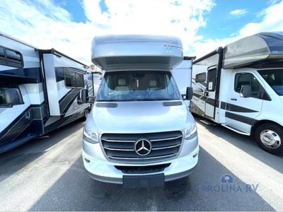 2025 Winnebago Navion - Photo 3
