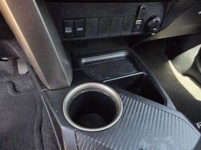 2015 Toyota RAV4 - Photo 12