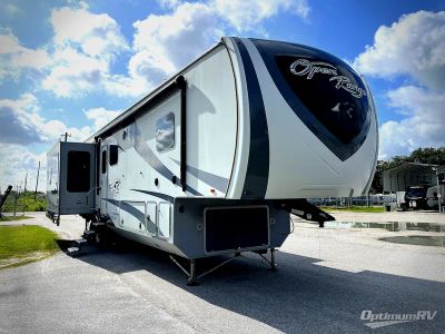 2018 Highland Ridge Open Range — front three-quarter view