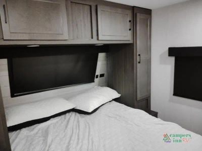 2026 Venture RV SportTrek — photo 35 view