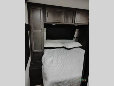 2026 Venture RV SportTrek — photo 34 view